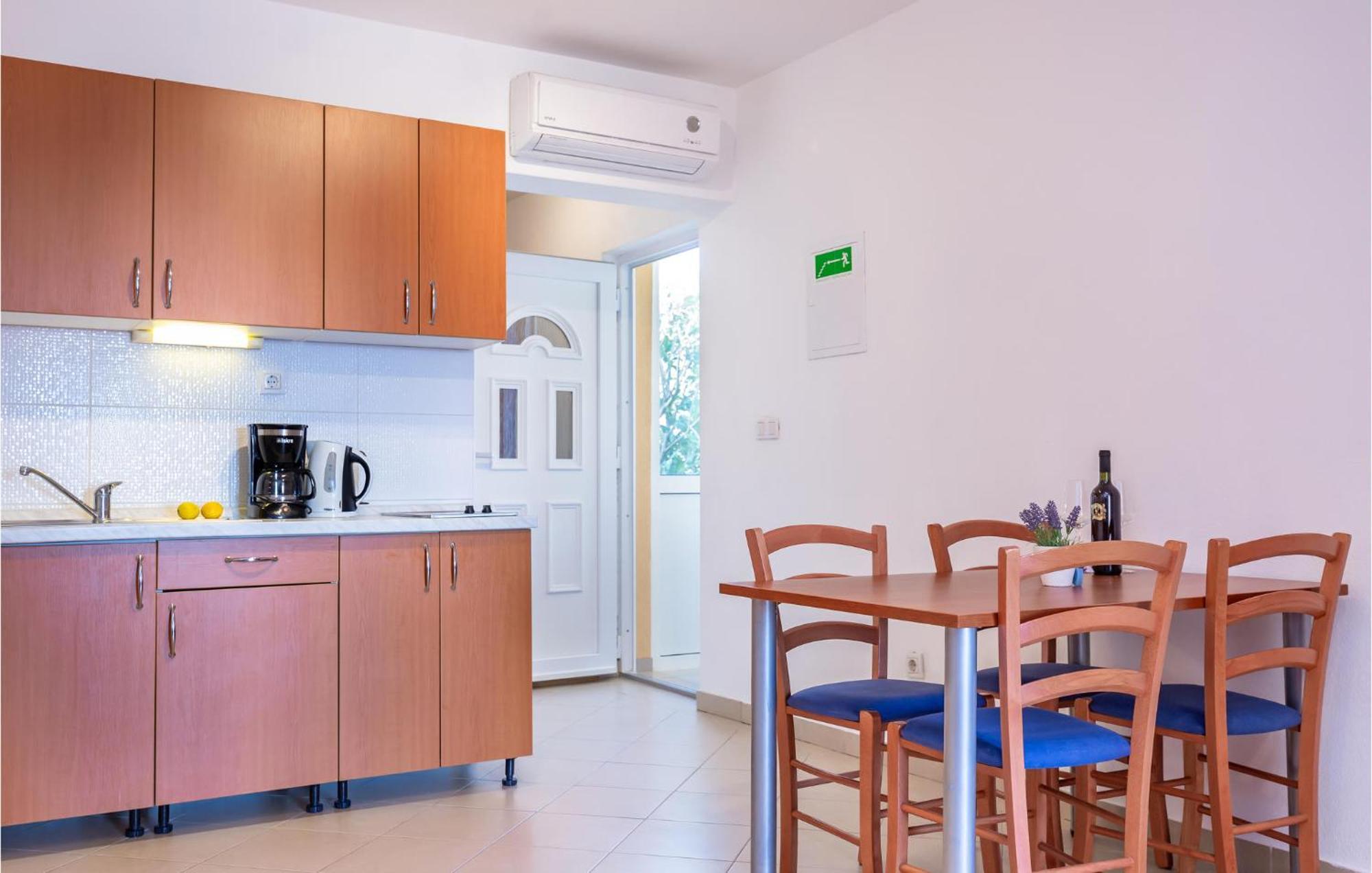 Cozy Apartment In Baska Voda With House Sea View Exterior photo